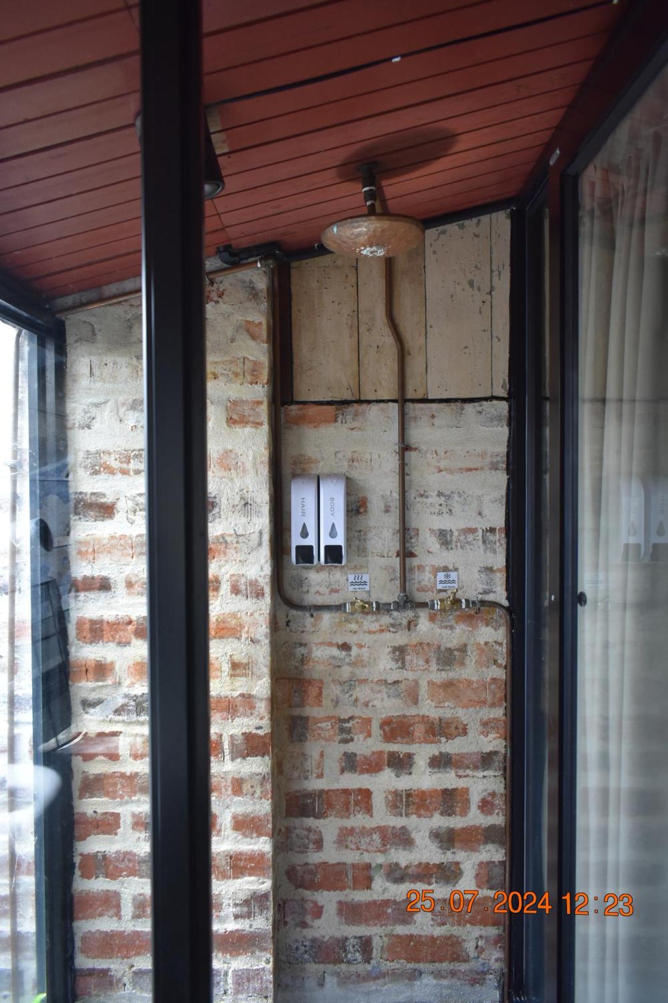Frenz Republic - Self Check In Hotel George Town Exterior photo